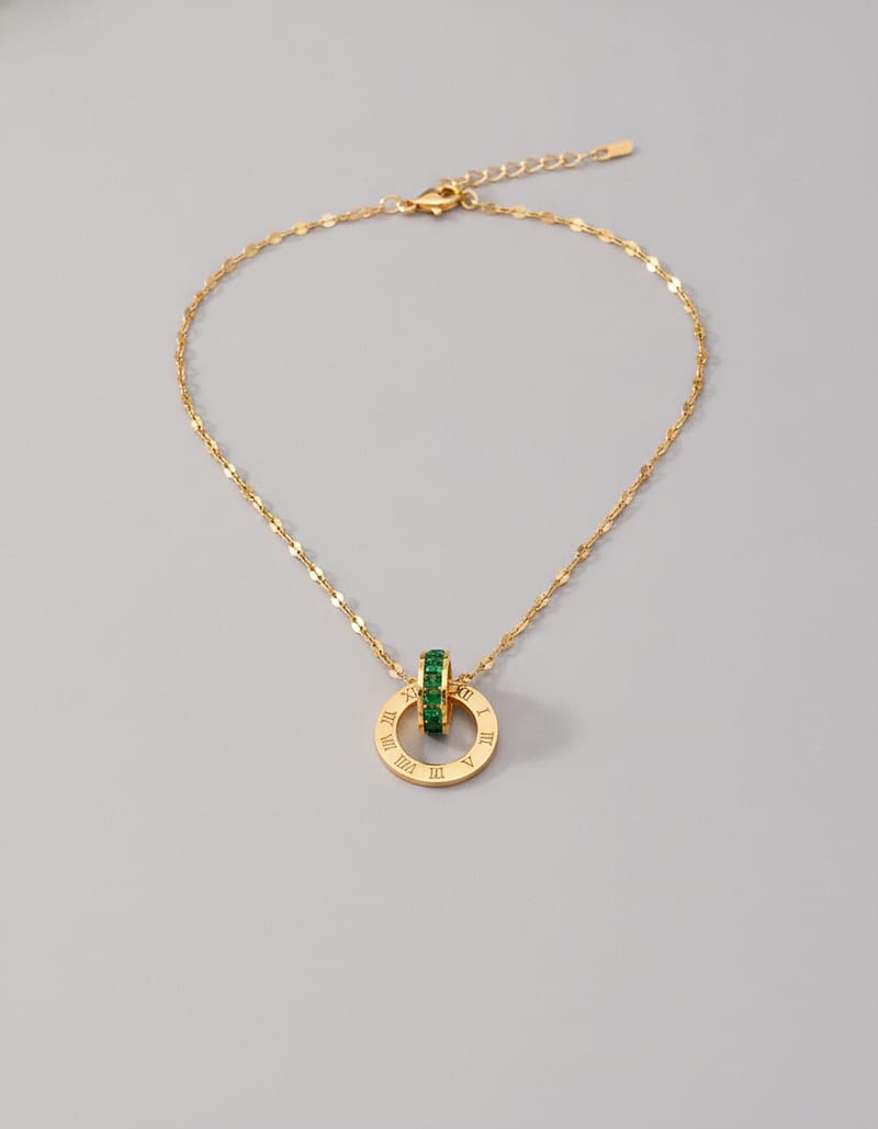 Gold Geometric Clavicle Chain Necklace — studio main