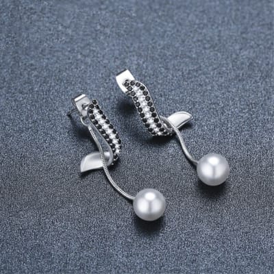 Pearl Pendant Tassel Earrings